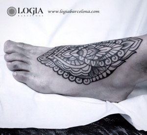 tatuaje-pie-mandala-Logia-Barcelona-Dasly2   